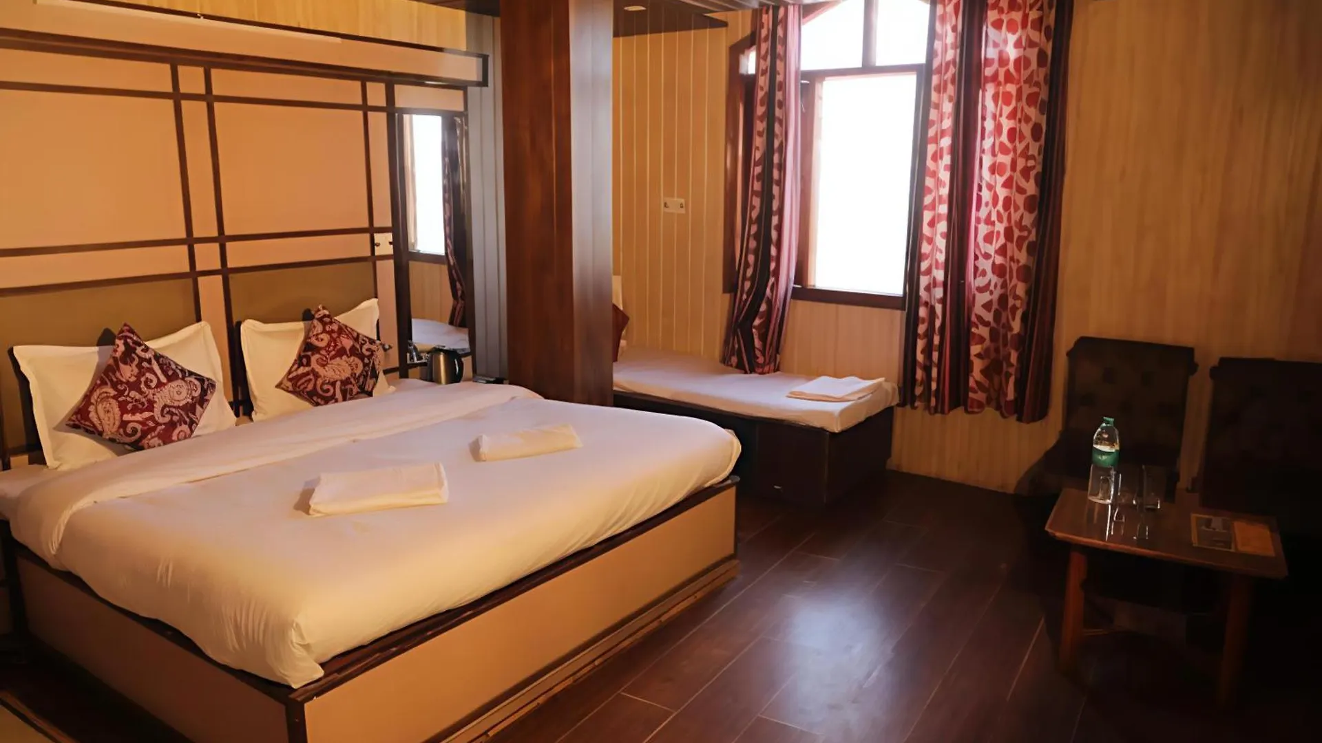 Hotel Sita Inn Near Mall Road - Free Wifi And Mountain View Shimla Bed & Breakfast