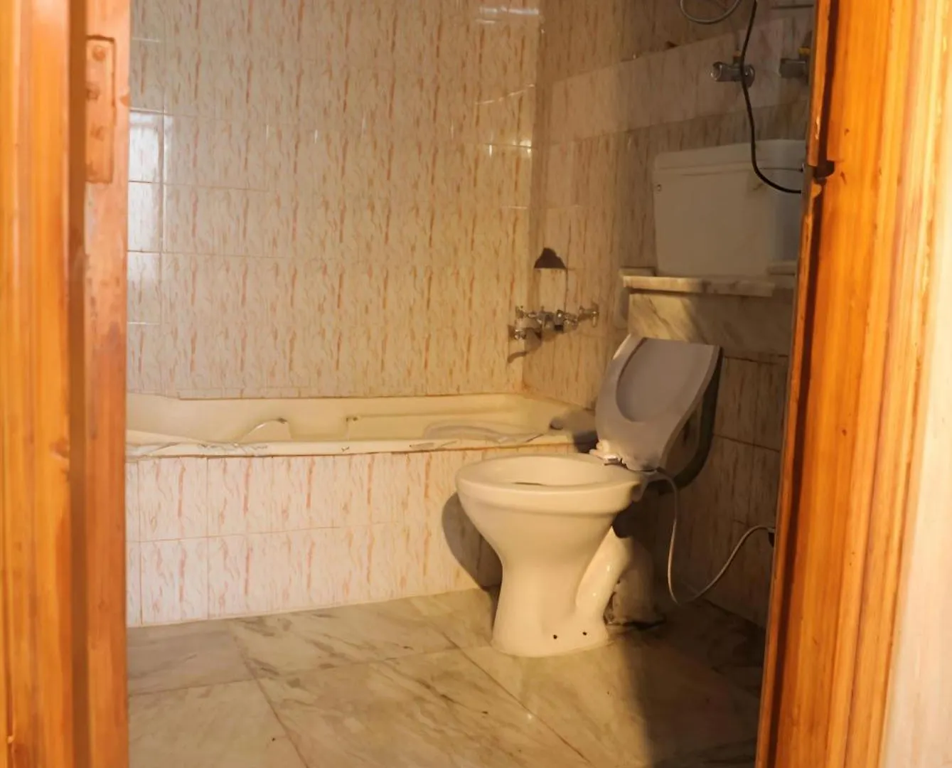 Hotel Sita Inn Near Mall Road - Free Wifi And Mountain View Shimla Bed & Breakfast